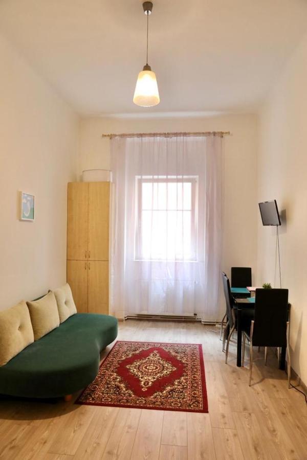 Lana Lo Apartments Karlovy Vary Exterior photo